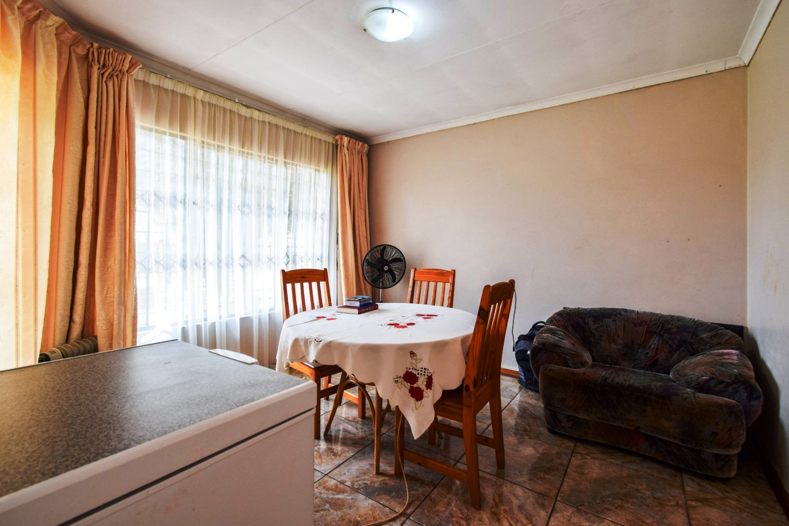 Three bedroom for sale in old Doornpoort