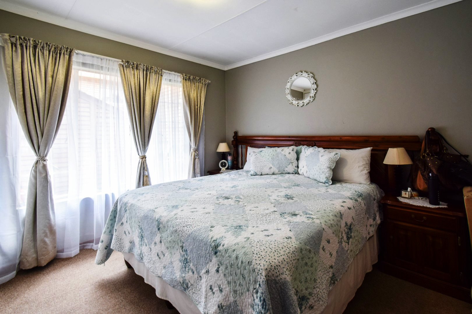 Cozy three bedroom for sale in Sinoville