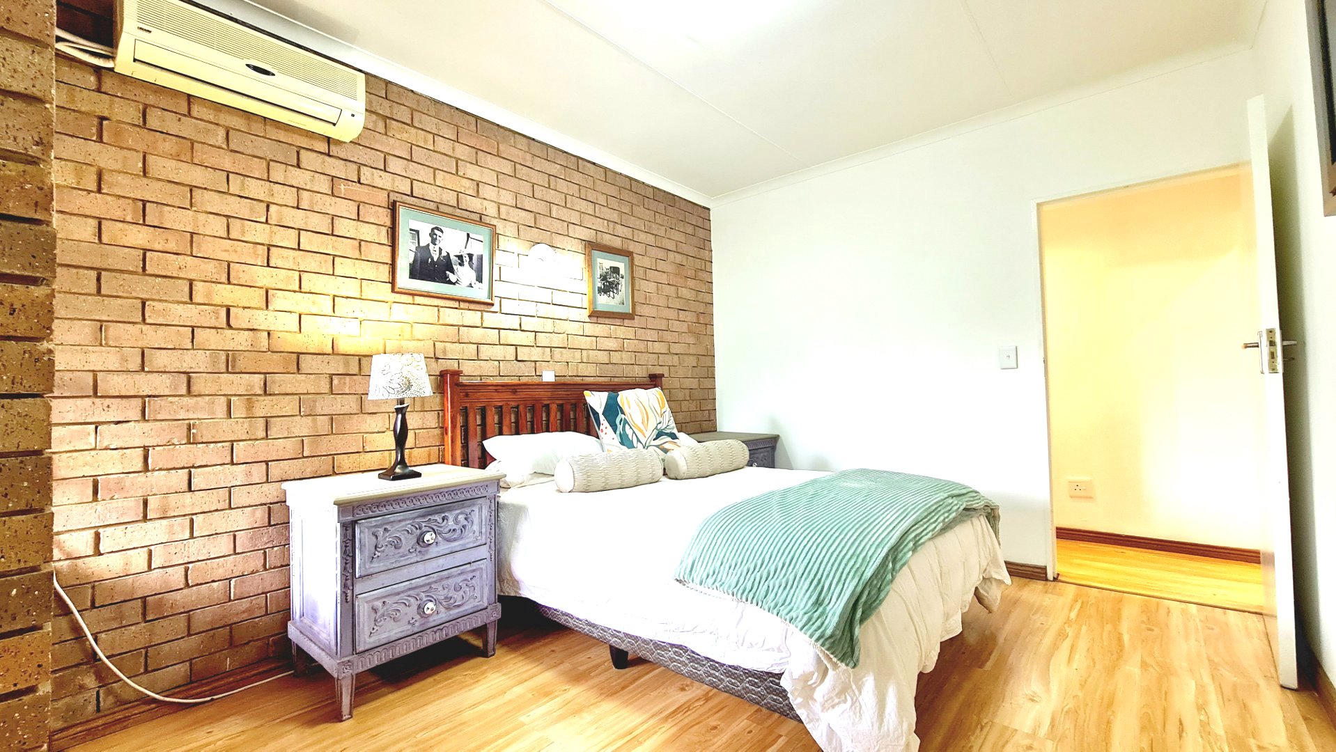 Three bedroom house with two flatlets for sale