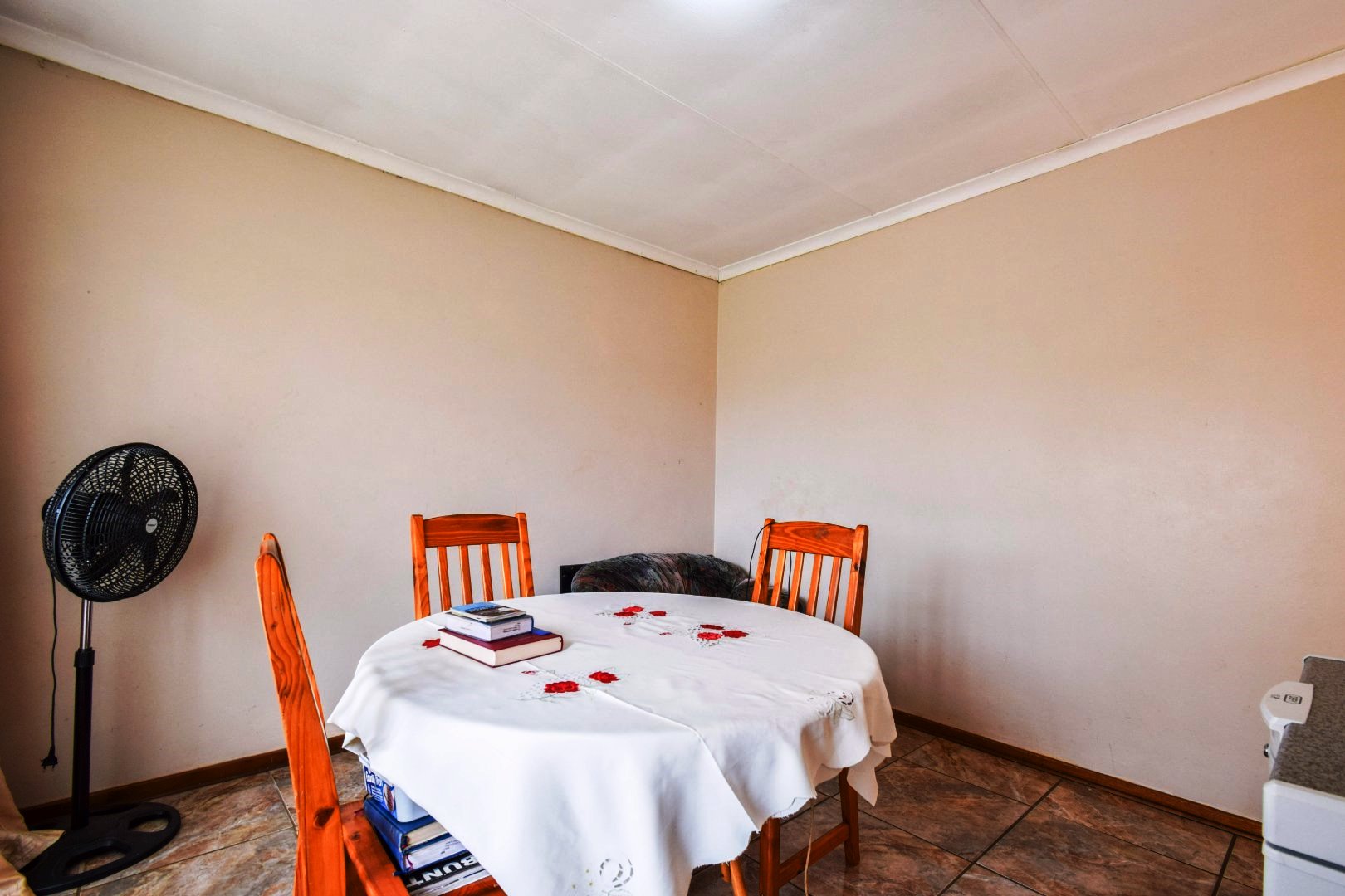 Three bedroom for sale in old Doornpoort