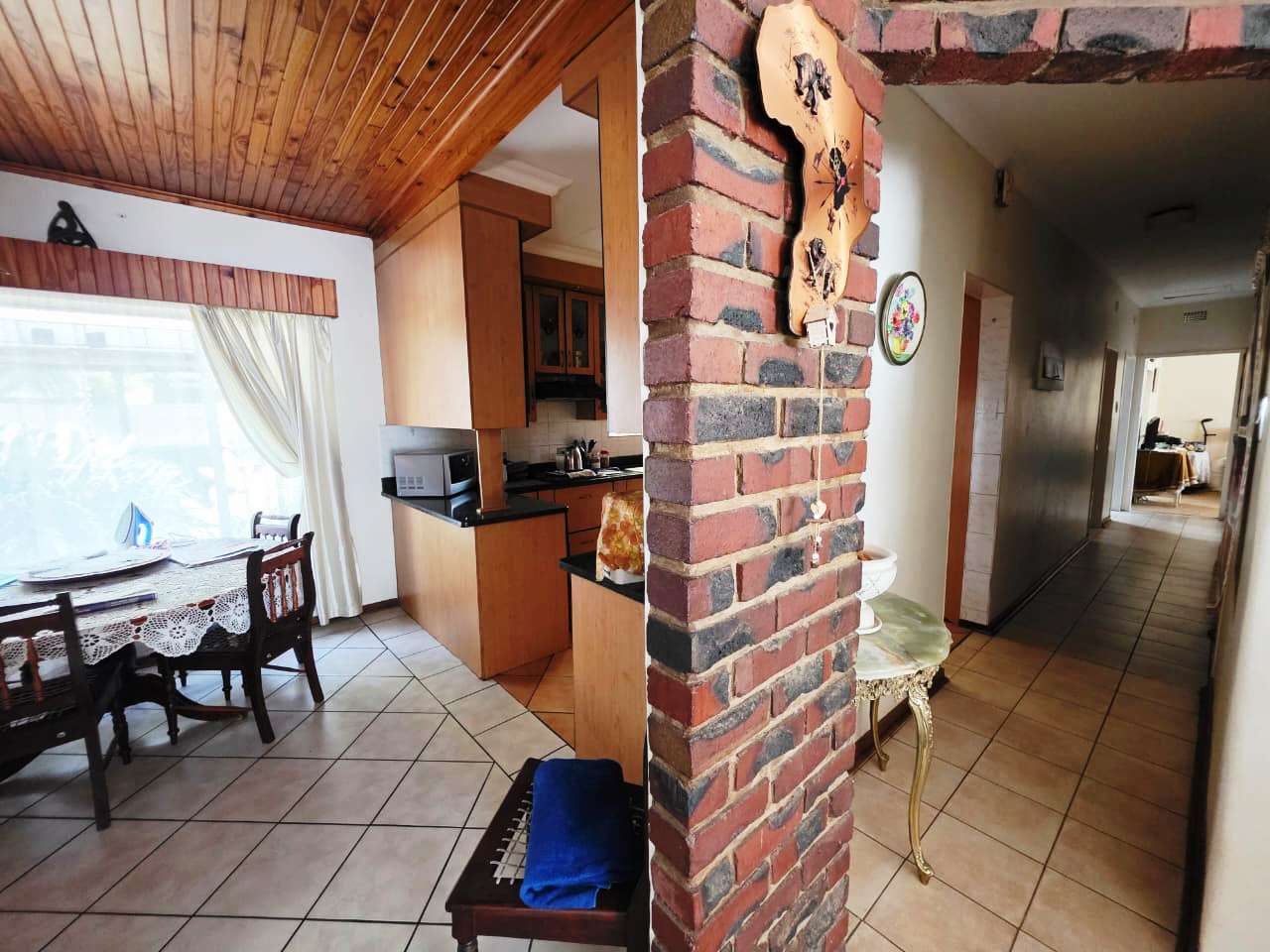 Three bedroom house for sale in Sinoville