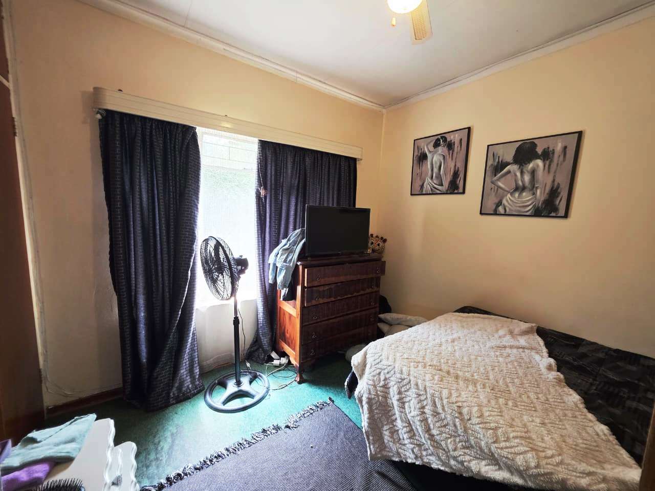 Three bedroom house for sale in Sinoville