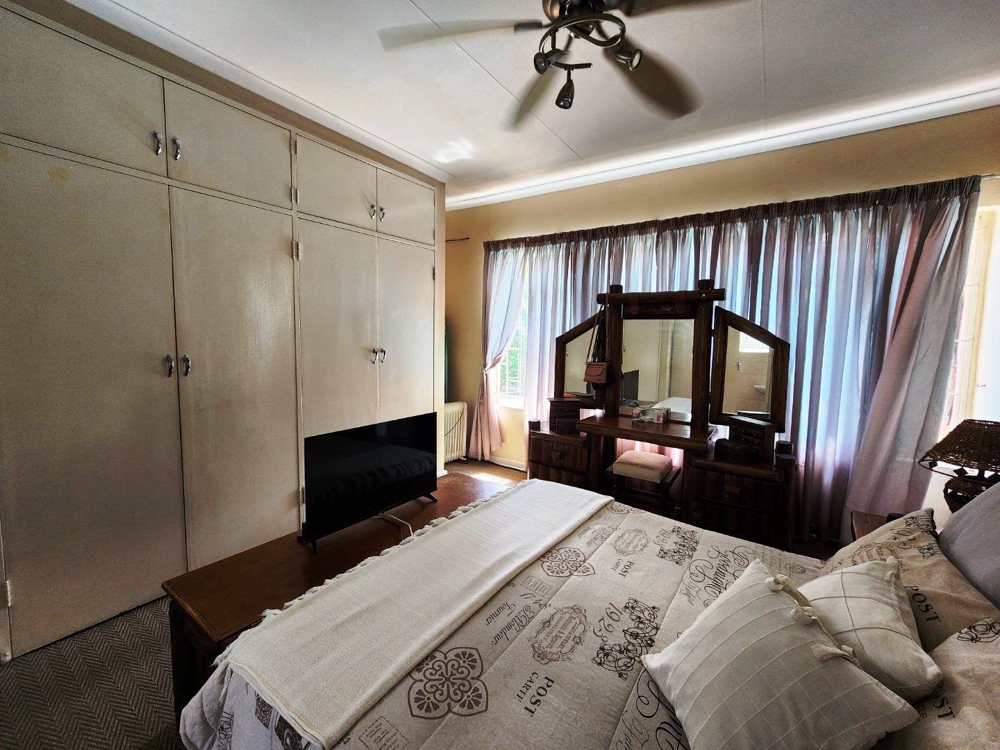 Spacious four bedroom for sale in Dorandia