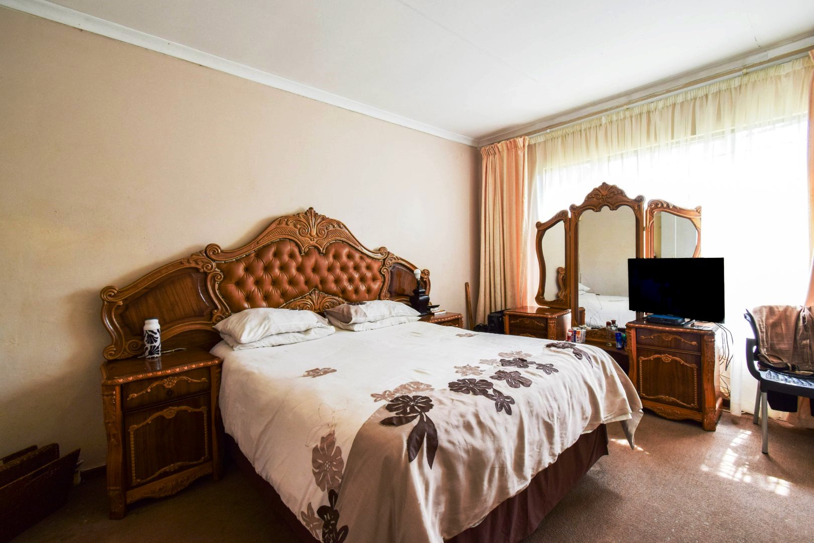 Three bedroom for sale in old Doornpoort