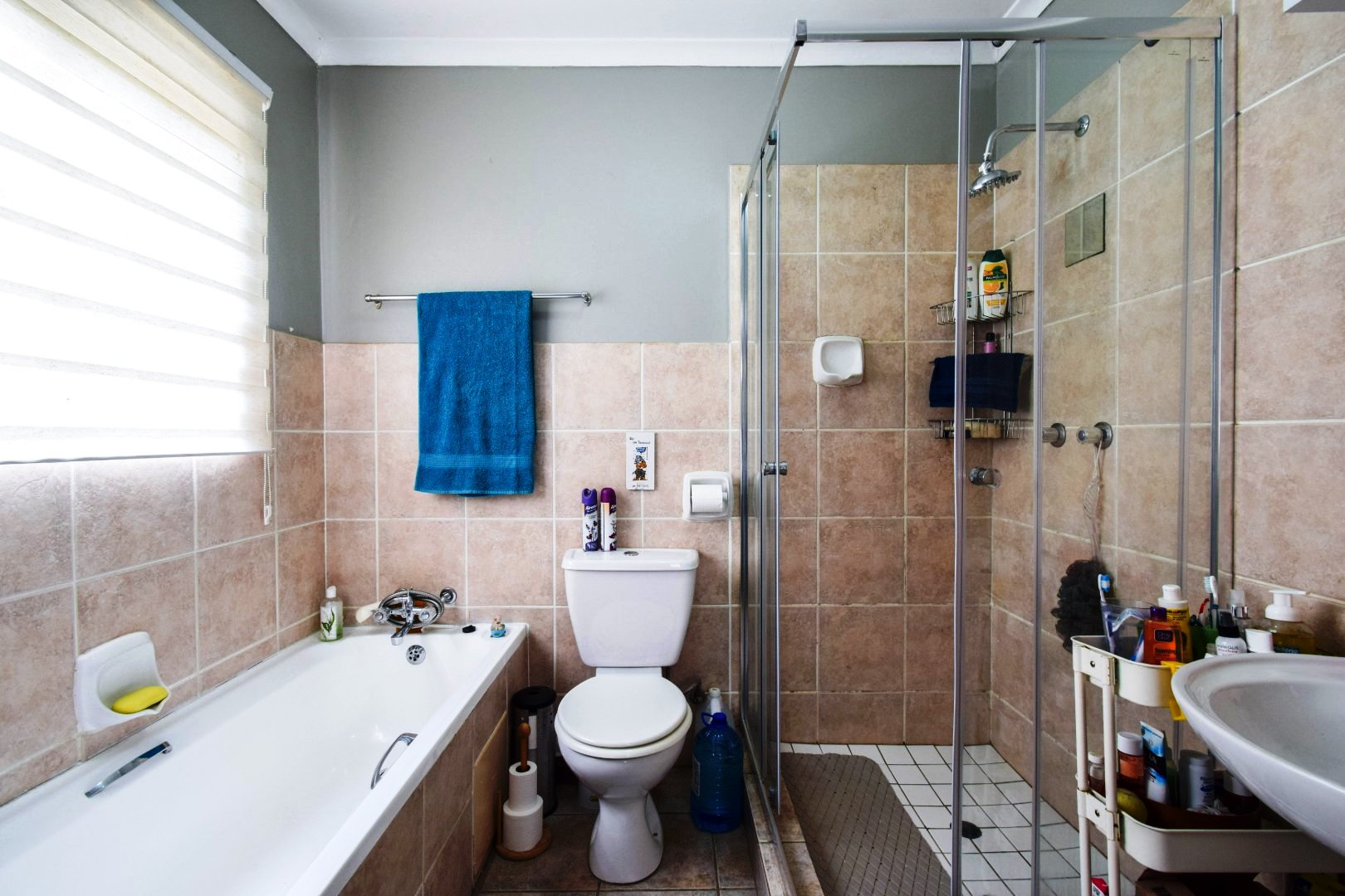 Cozy three bedroom for sale in Sinoville