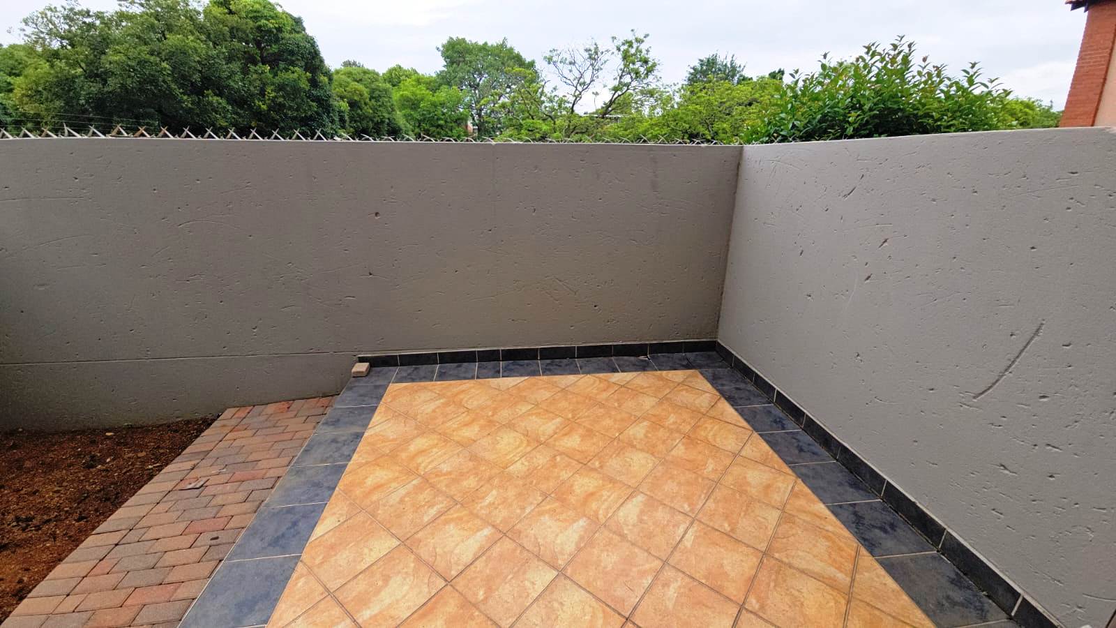 Ground bachelor apartment for sale in Hatfield