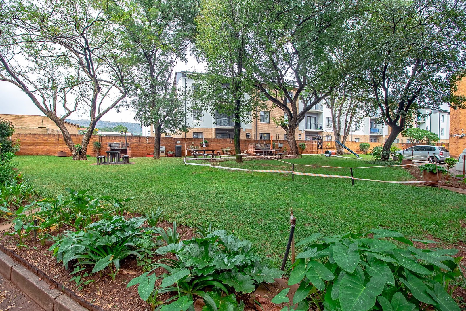 Three bedroom apartment for sale in Sinoville