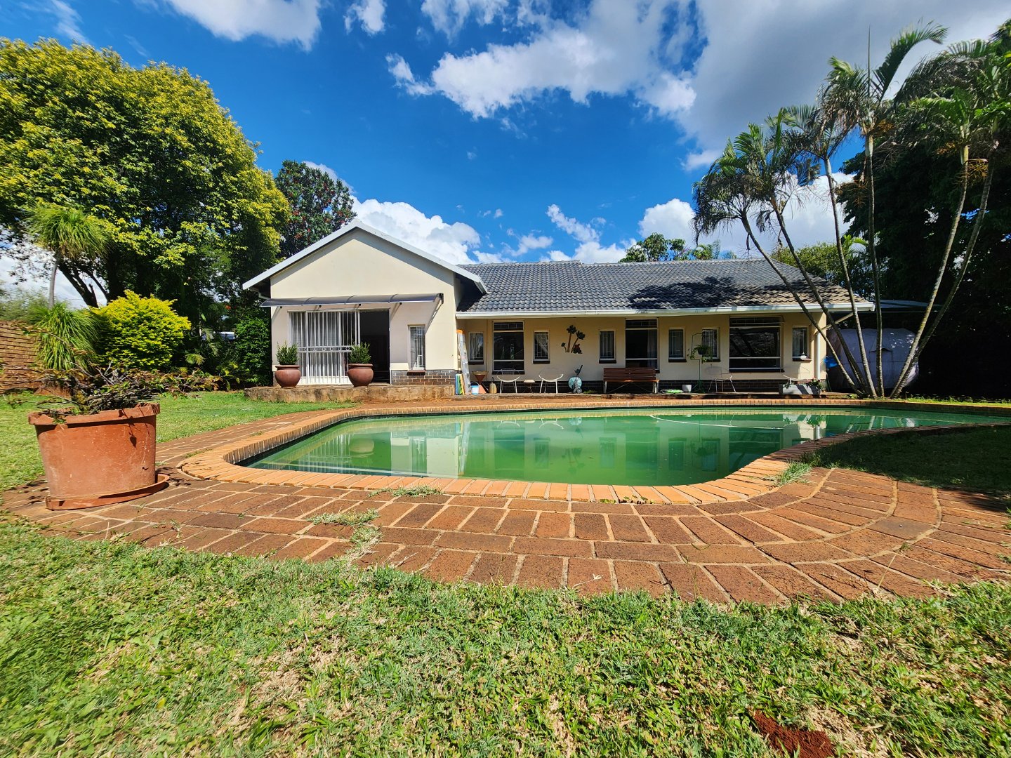 Three bedroom house for sale in Magalieskruin