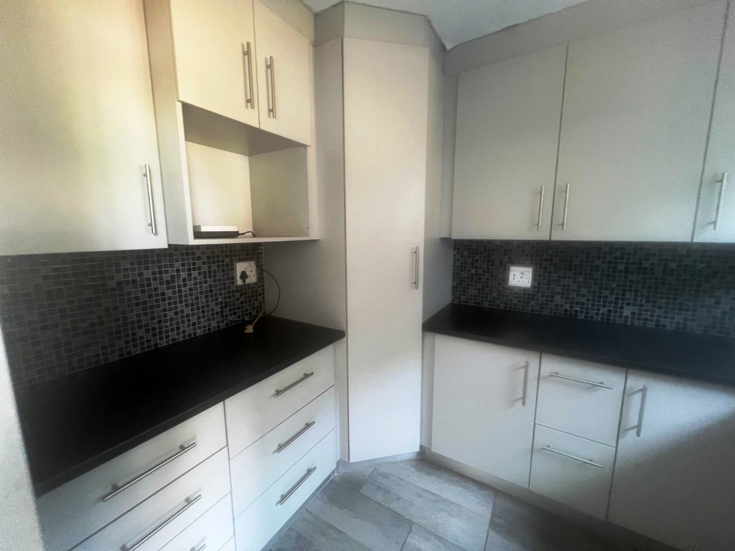 Cozy two bedroom duplex for sale in Roseville