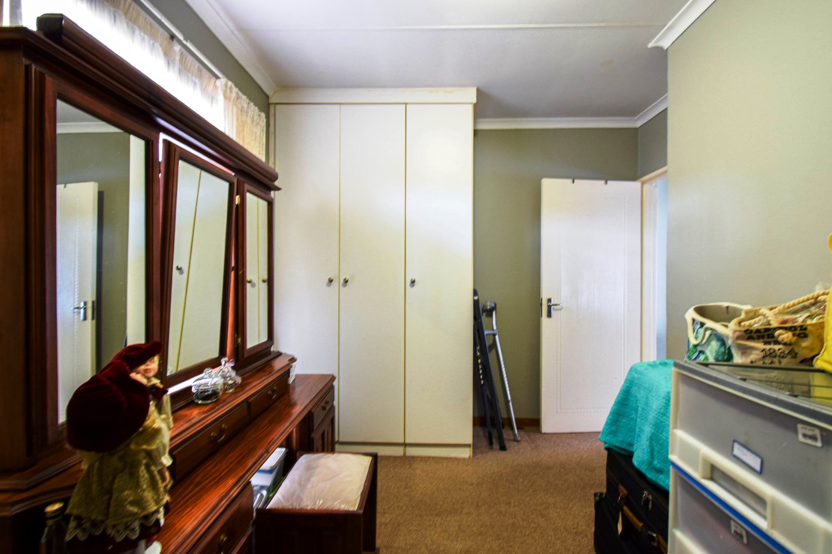 Cozy three bedroom for sale in Sinoville