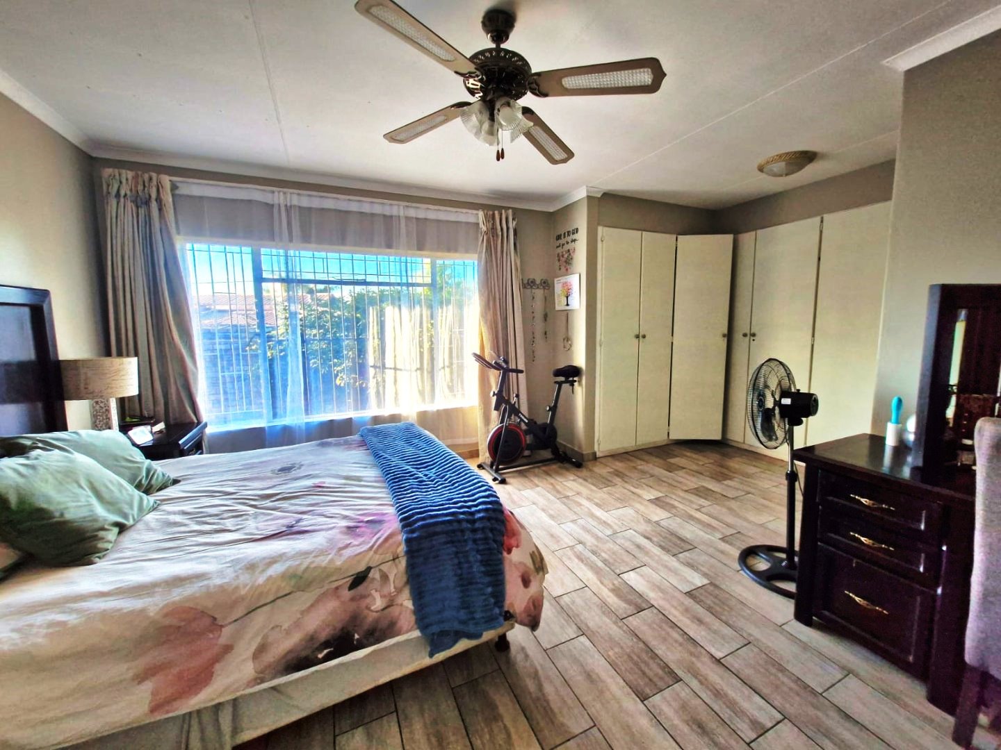 Lovely two bed duet for sale in Montana Park