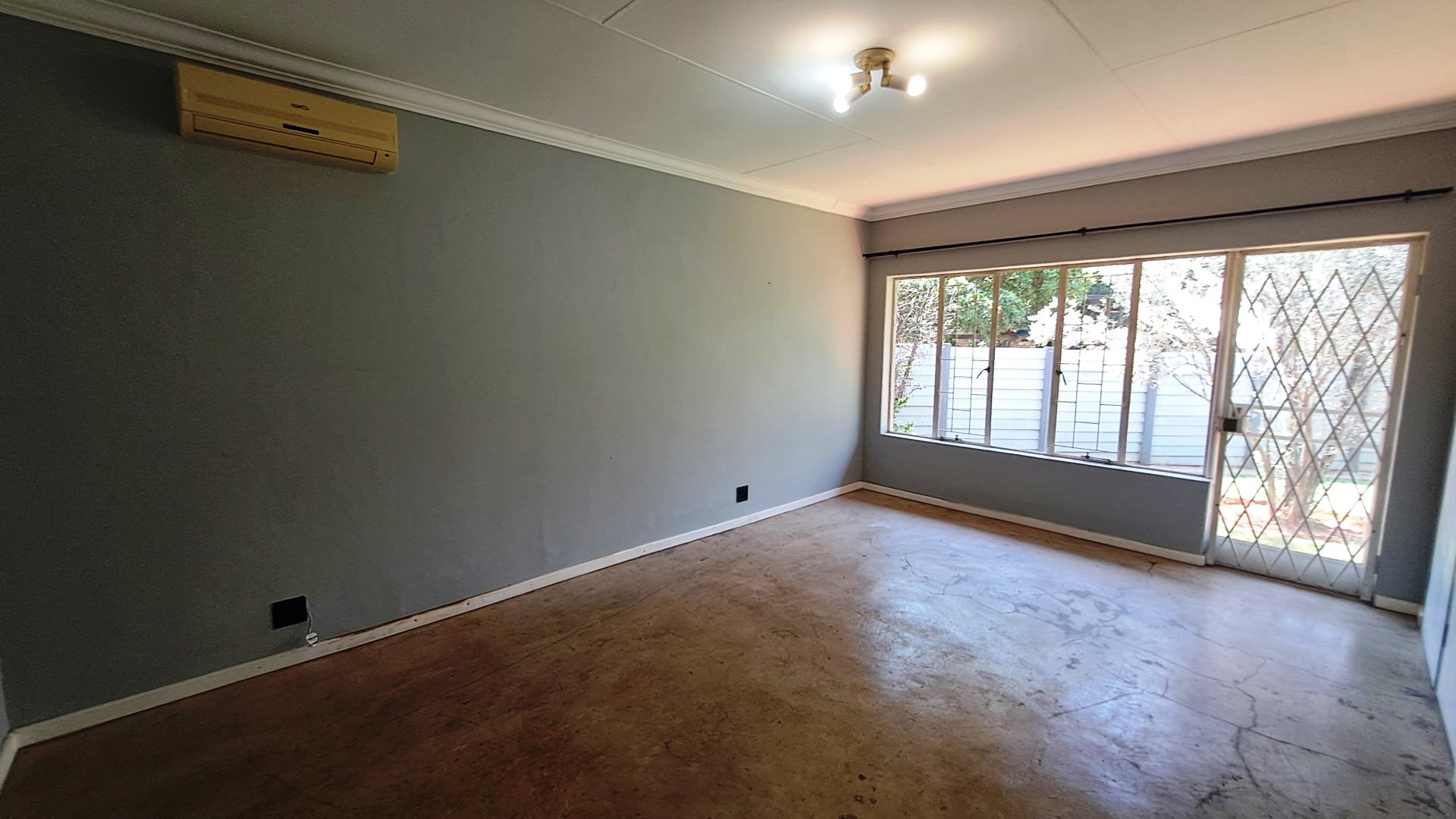 Large four bedroom for sale in Meyerspark