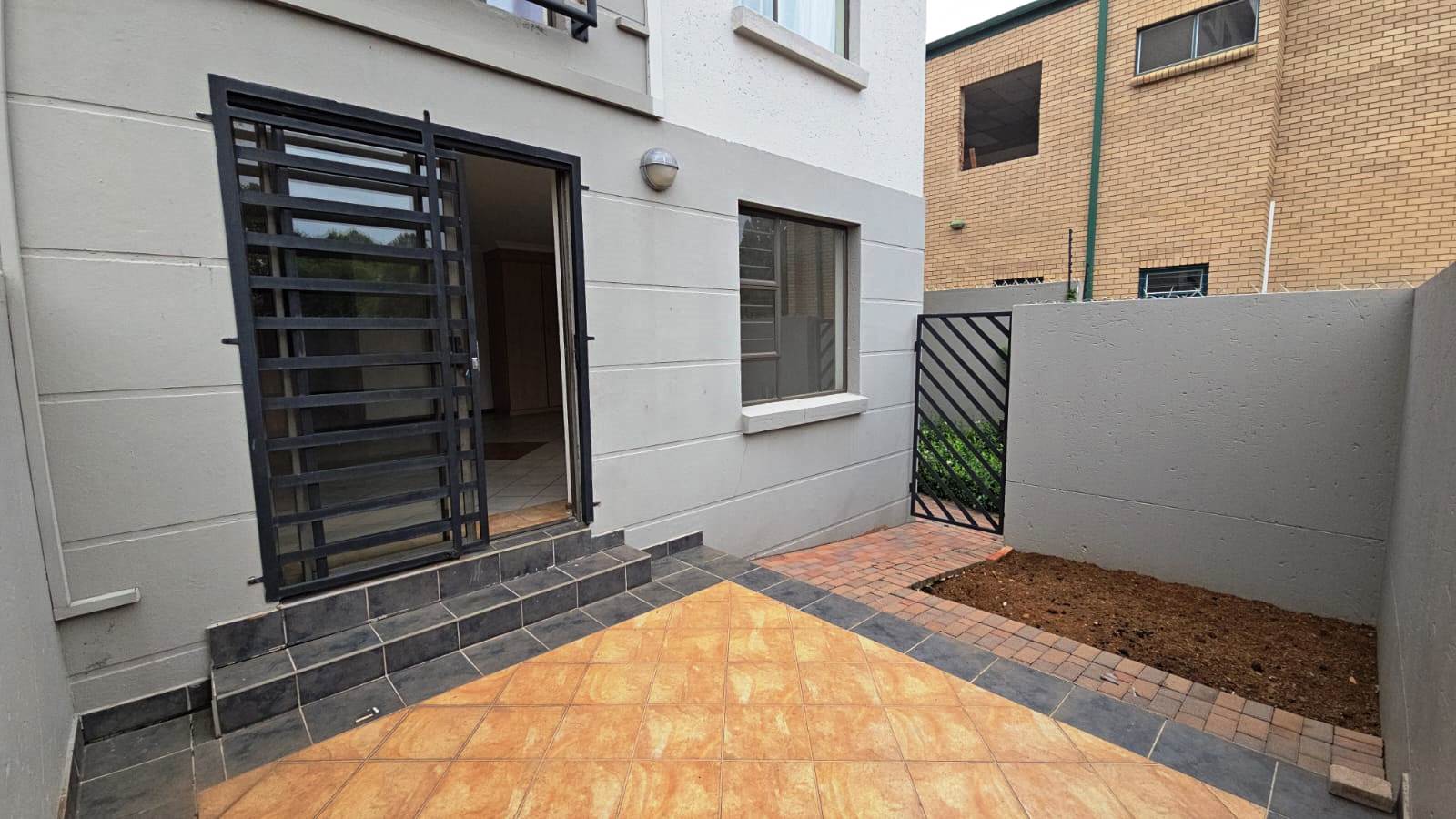 Ground bachelor apartment for sale in Hatfield