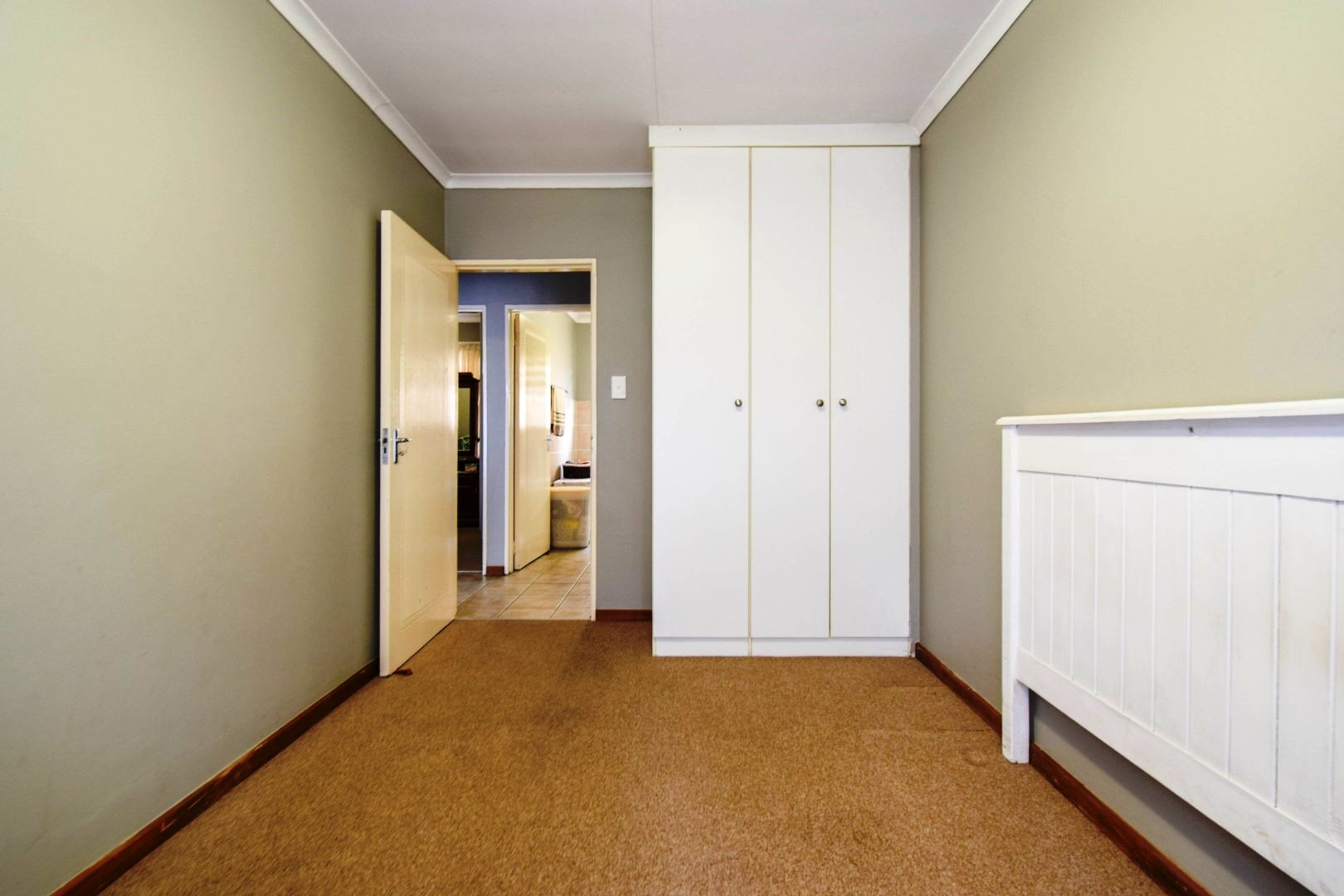 Cozy three bedroom for sale in Sinoville