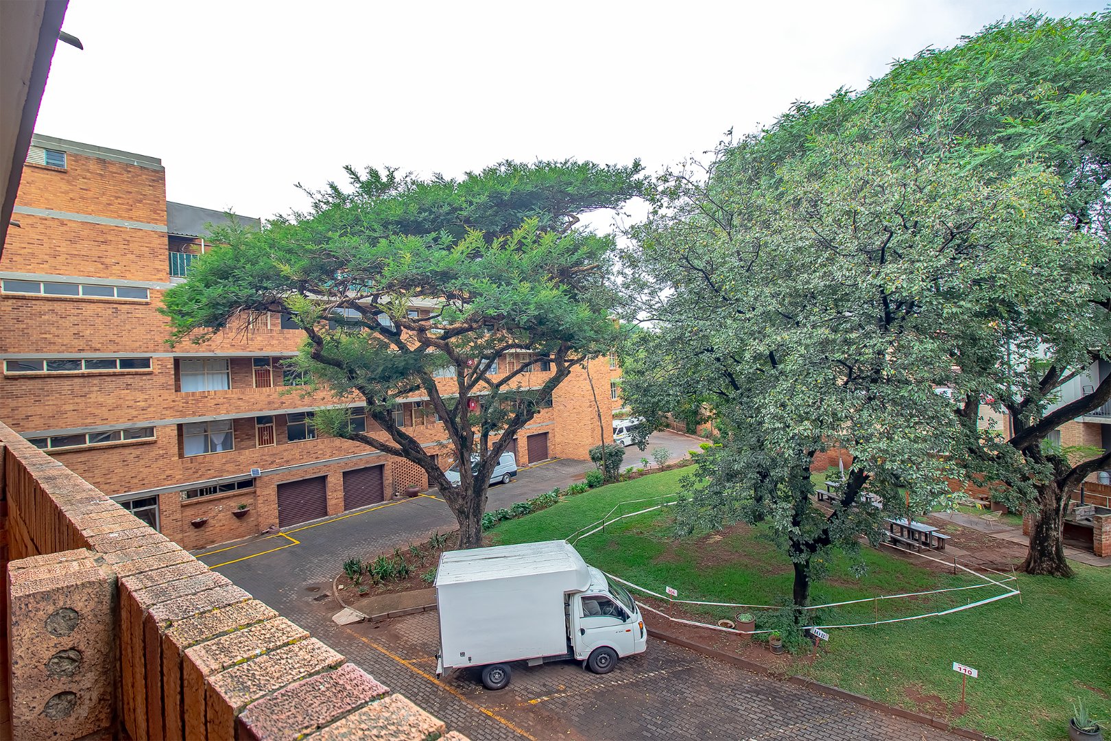 Three bedroom apartment for sale in Sinoville