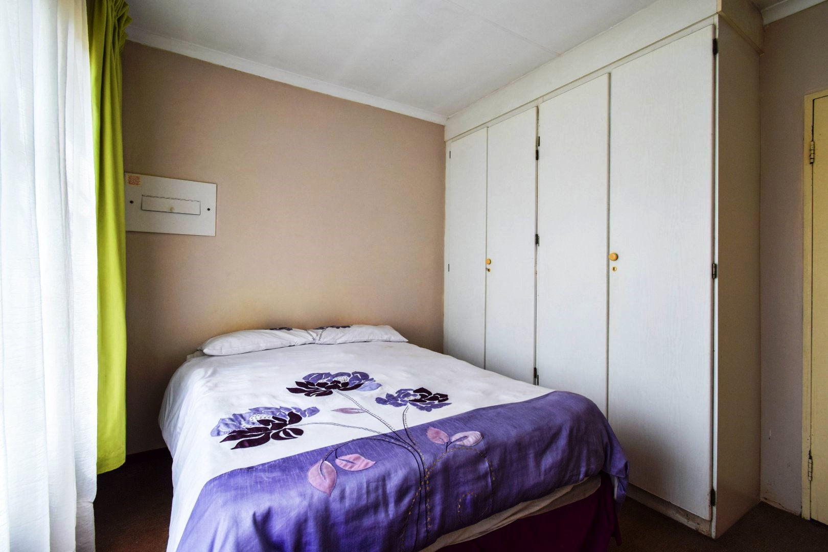 Three bedroom for sale in old Doornpoort