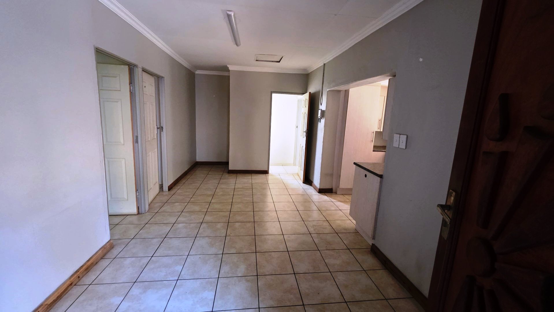 Four bed and flatlet for sale in Magalieskruin