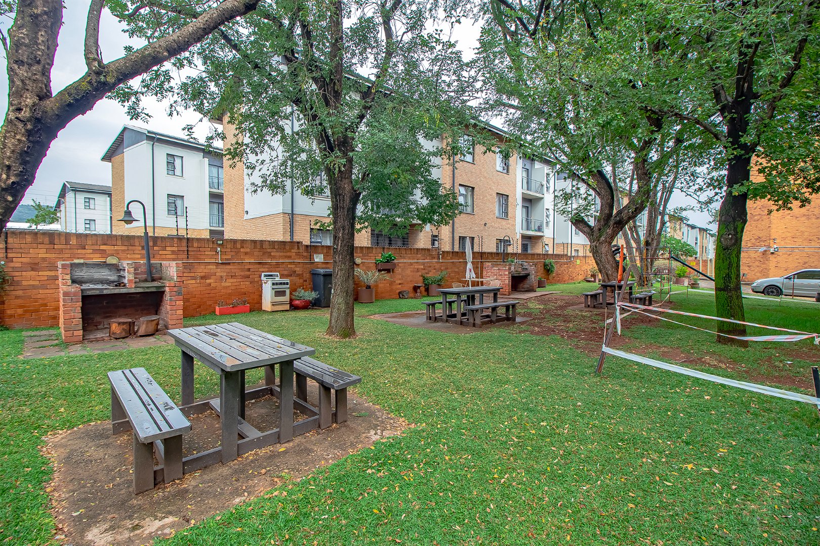 Three bedroom apartment for sale in Sinoville