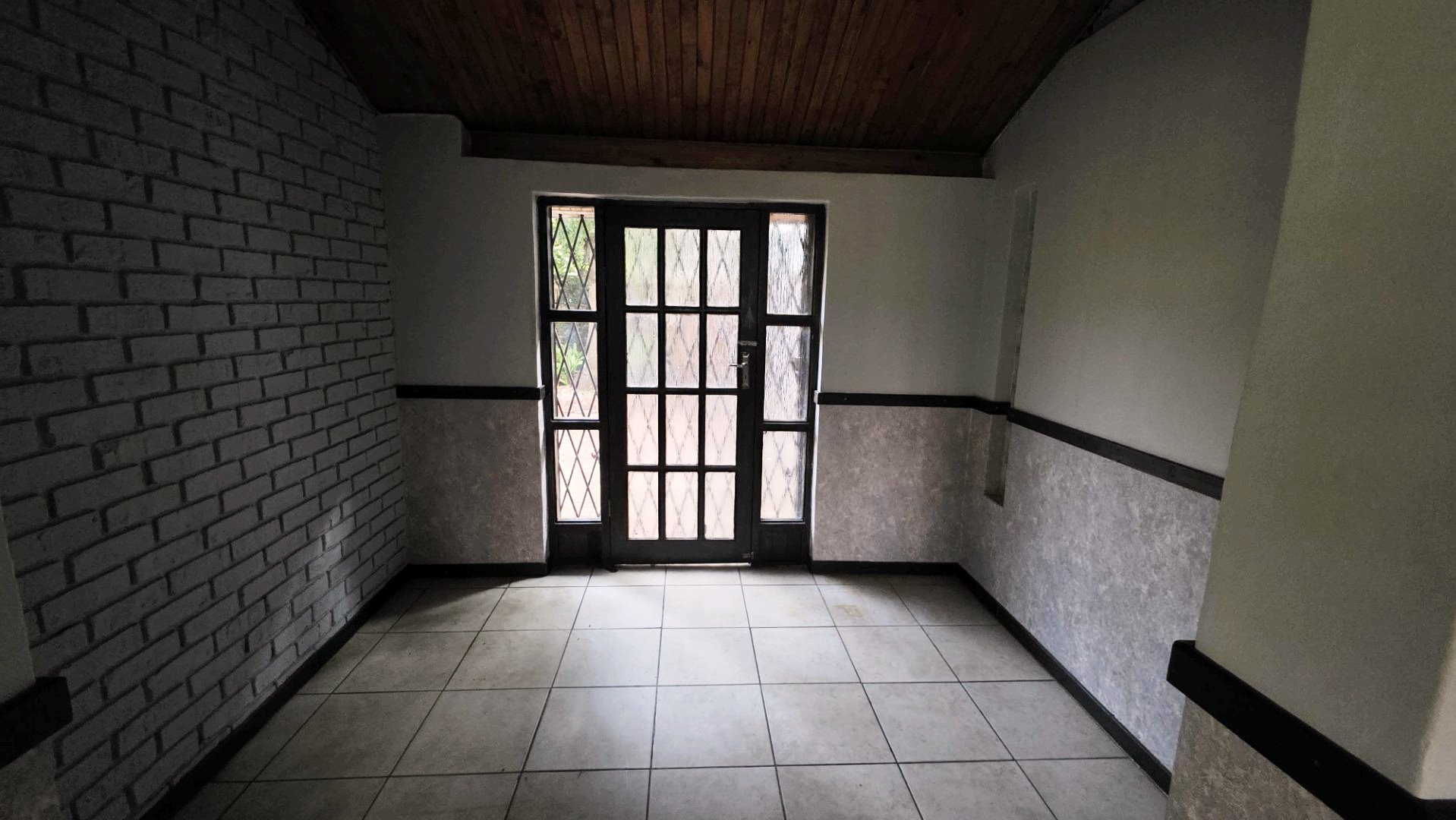 Four bed and flatlet for sale in Magalieskruin