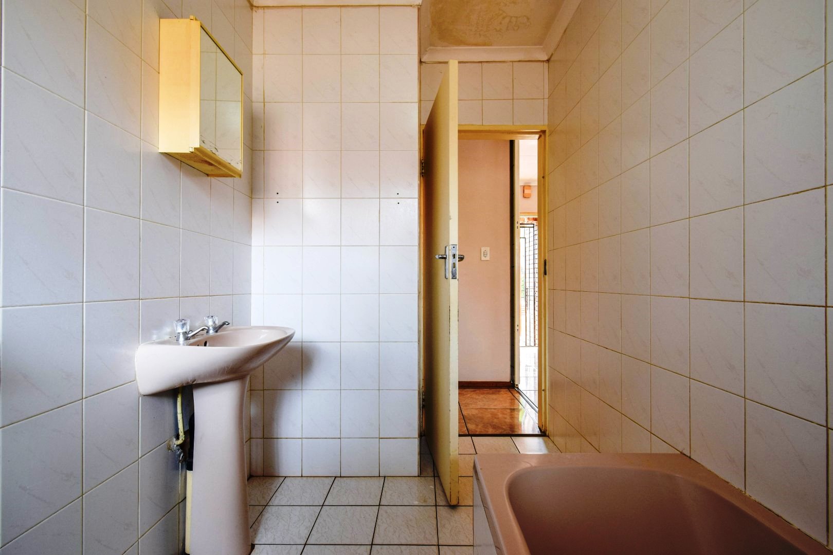 Three bedroom for sale in old Doornpoort