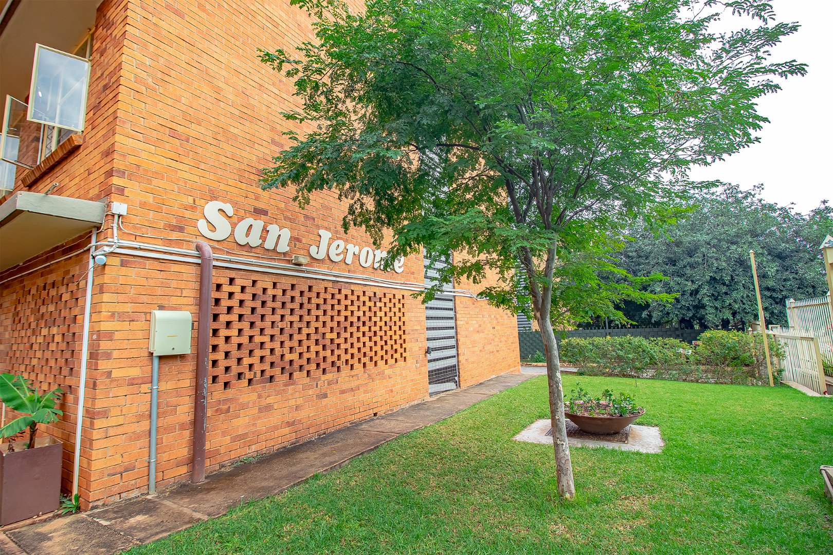 Three bedroom apartment for sale in Sinoville