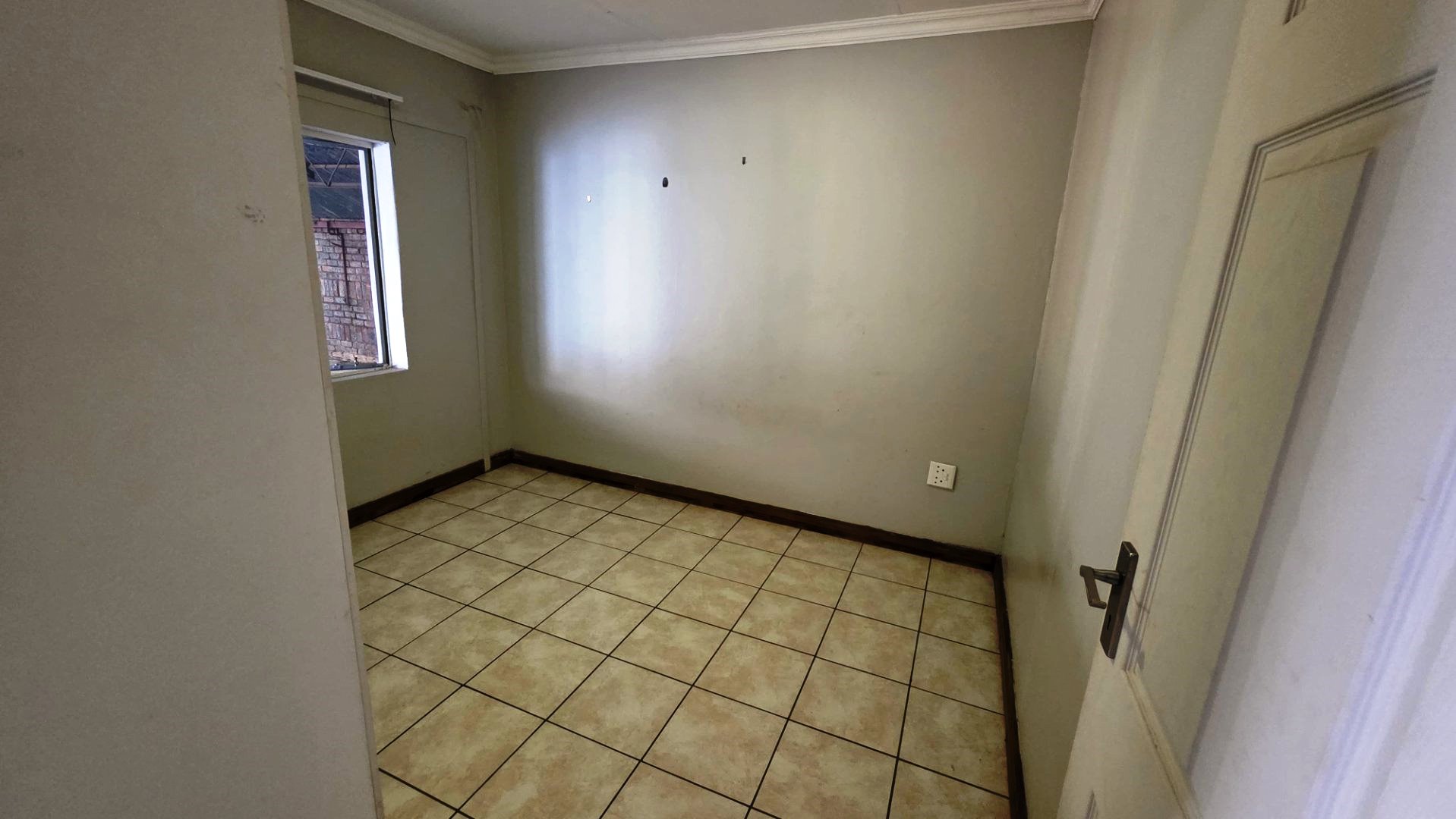 Four bed and flatlet for sale in Magalieskruin