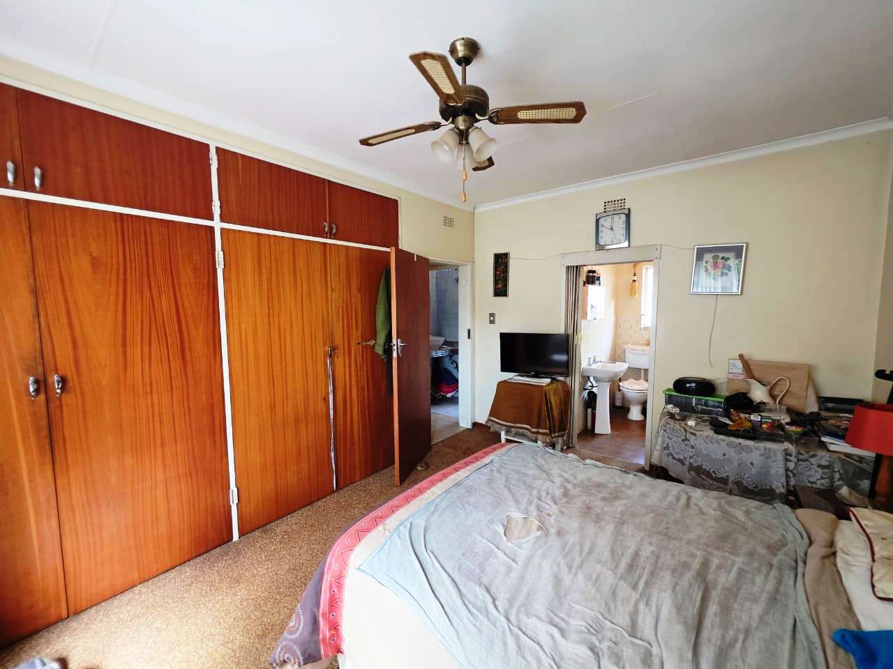 Three bedroom house for sale in Sinoville