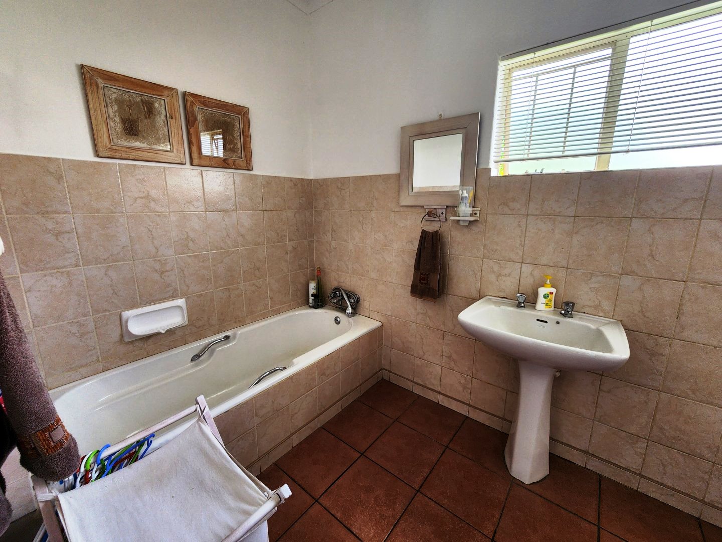 Spacious four bedroom for sale in Dorandia