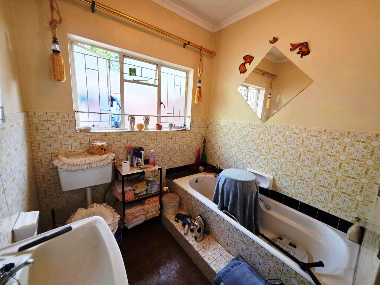 Three bedroom house for sale in Sinoville