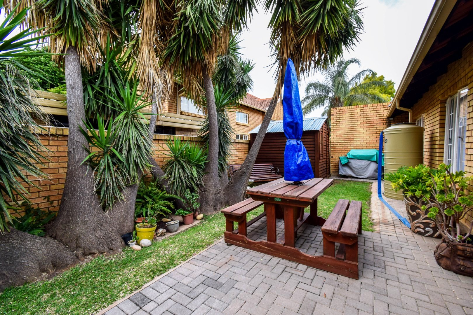 Cozy three bedroom for sale in Sinoville