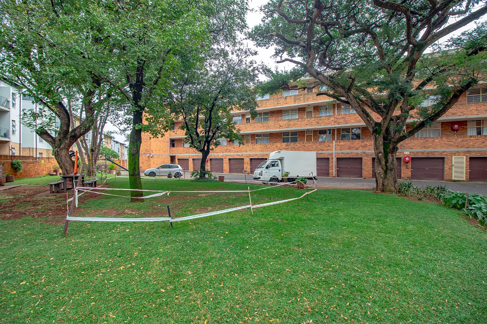 Three bedroom apartment for sale in Sinoville