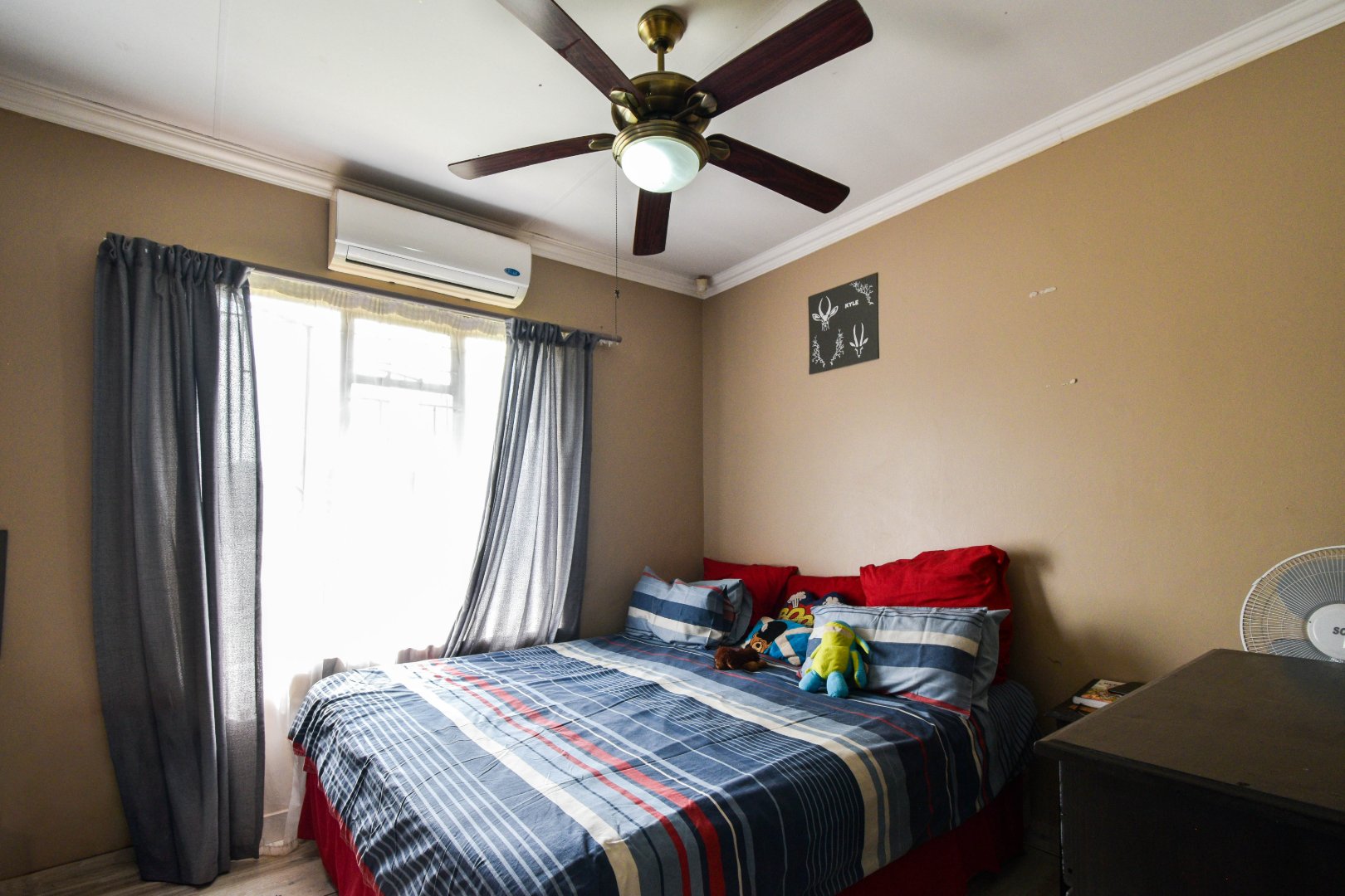 Cozy four bedroom house for sale in Doornpoort