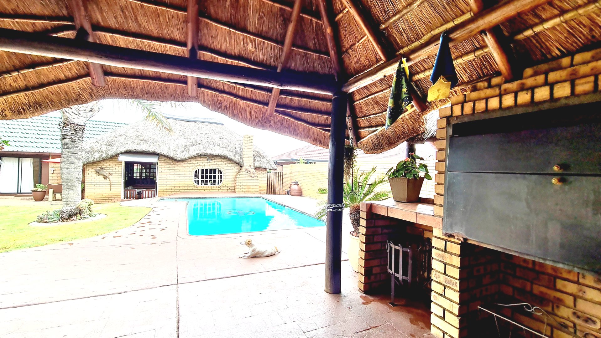 Three bedroom house with two flatlets for sale