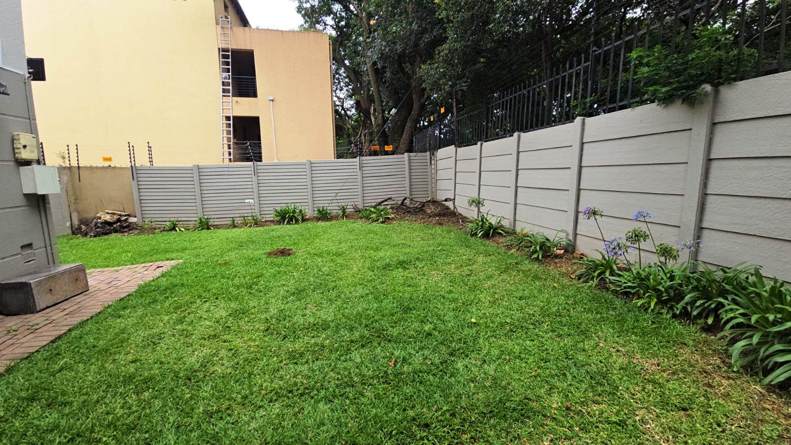 Ground bachelor apartment for sale in Hatfield