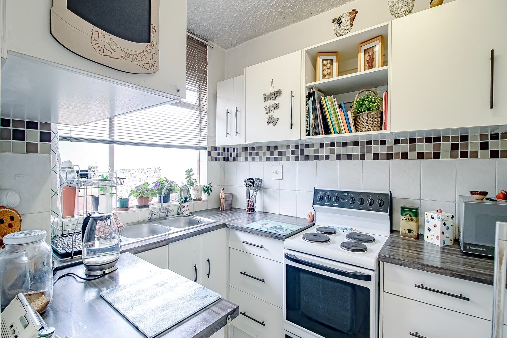 Three bedroom apartment for sale in Sinoville