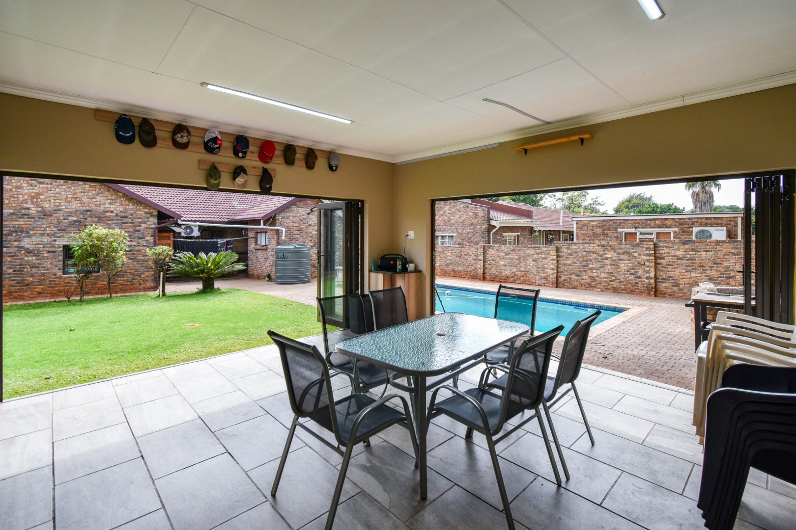 Cozy four bedroom house for sale in Doornpoort