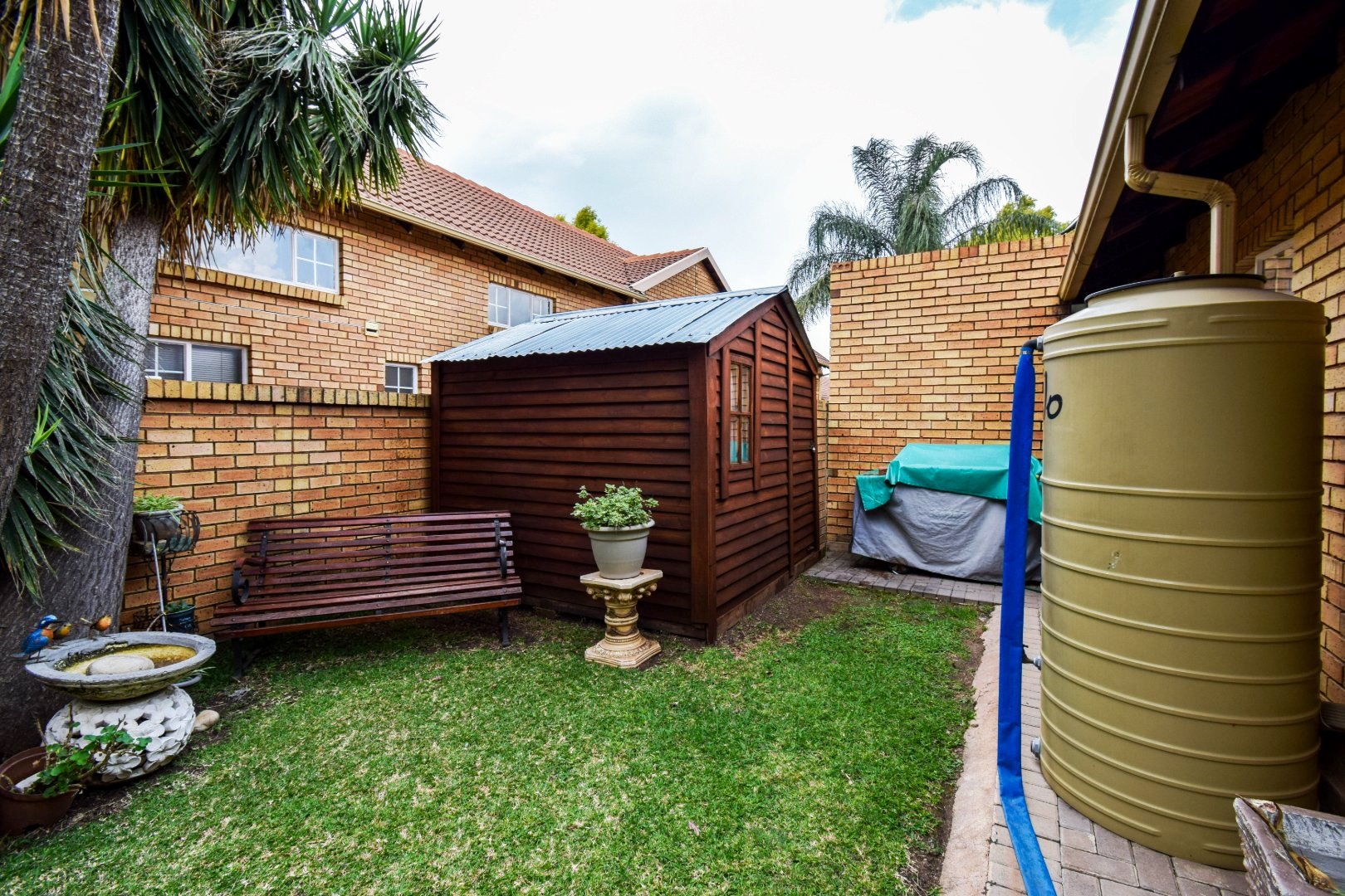 Cozy three bedroom for sale in Sinoville