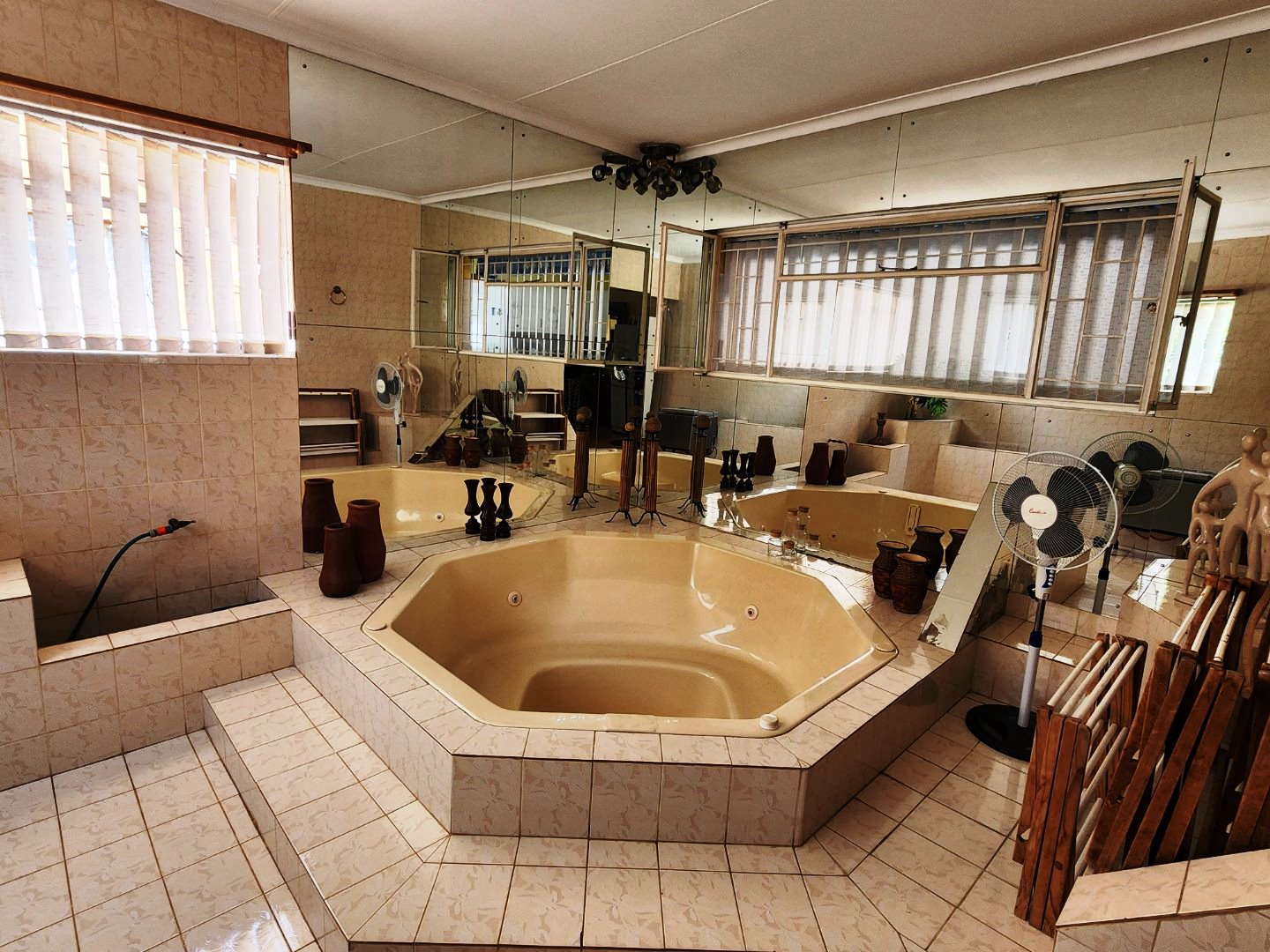 Spacious four bedroom for sale in Dorandia