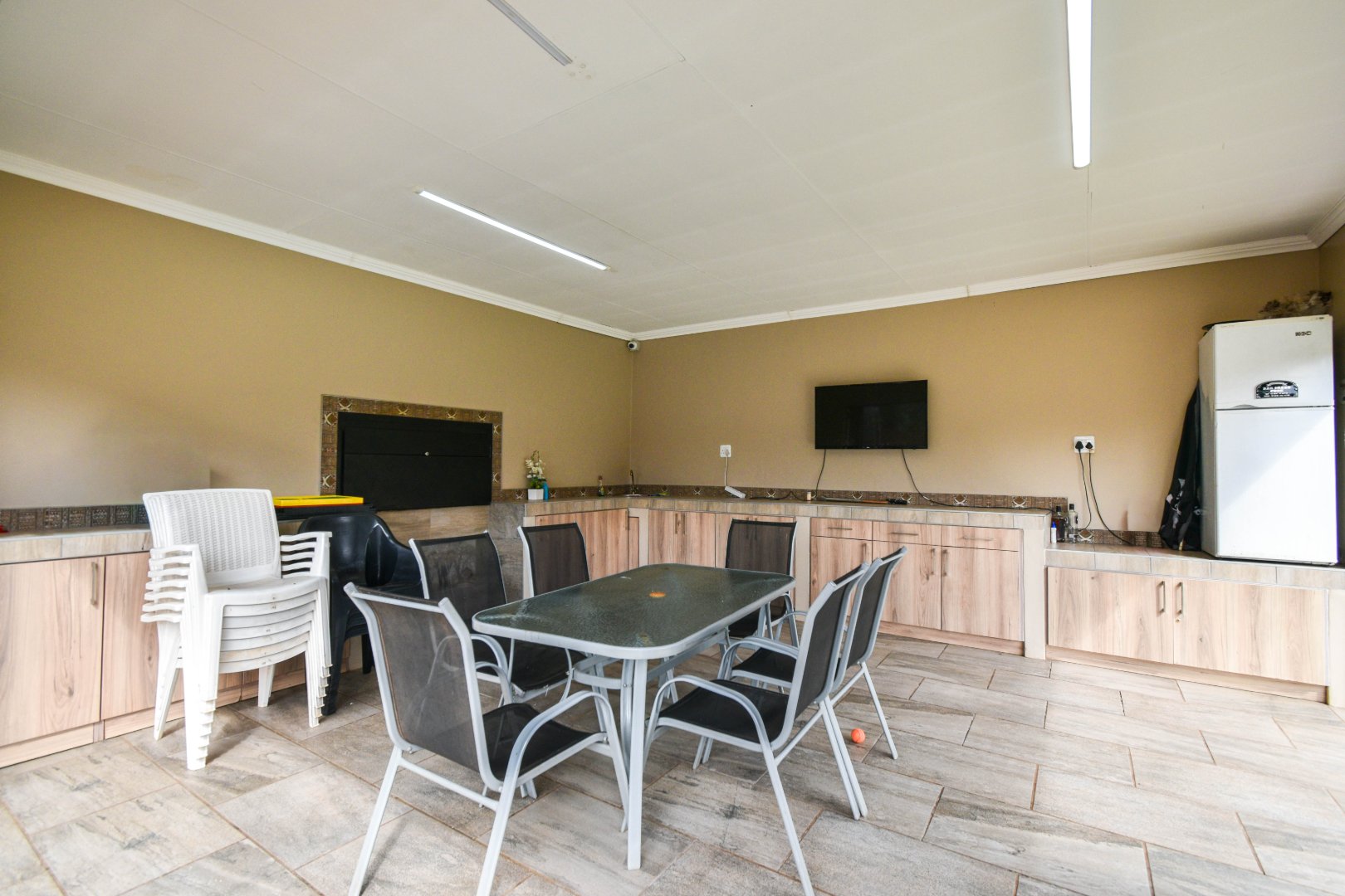 Cozy four bedroom house for sale in Doornpoort