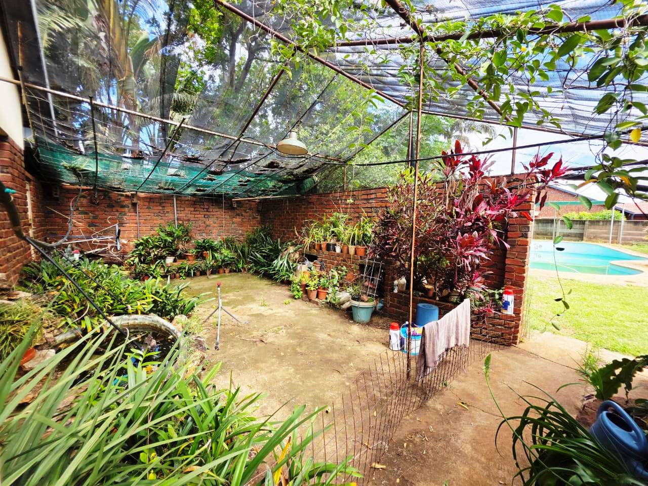 Three bedroom house for sale in Sinoville