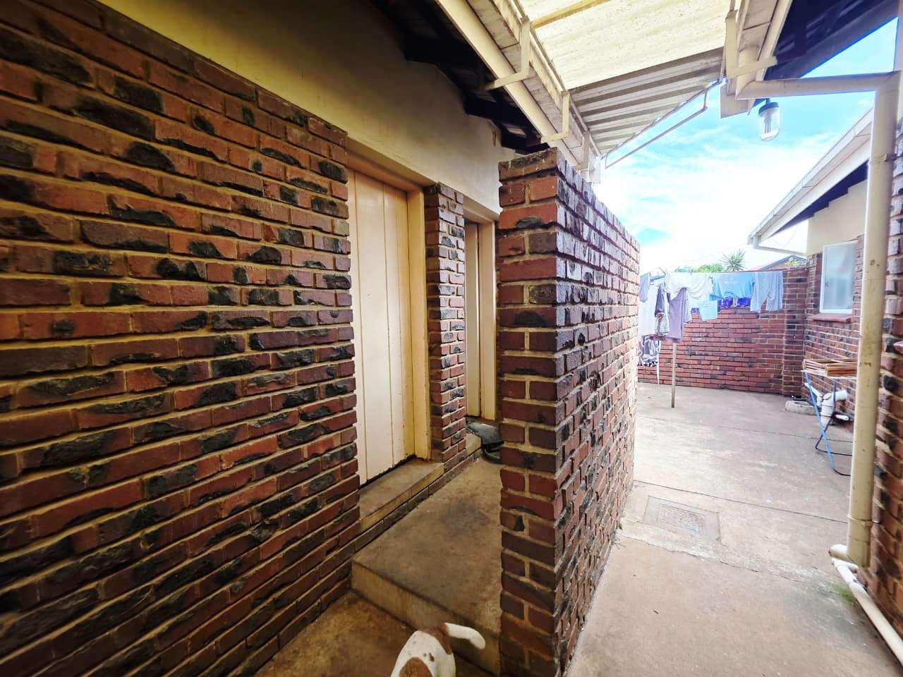 Three bedroom house for sale in Sinoville