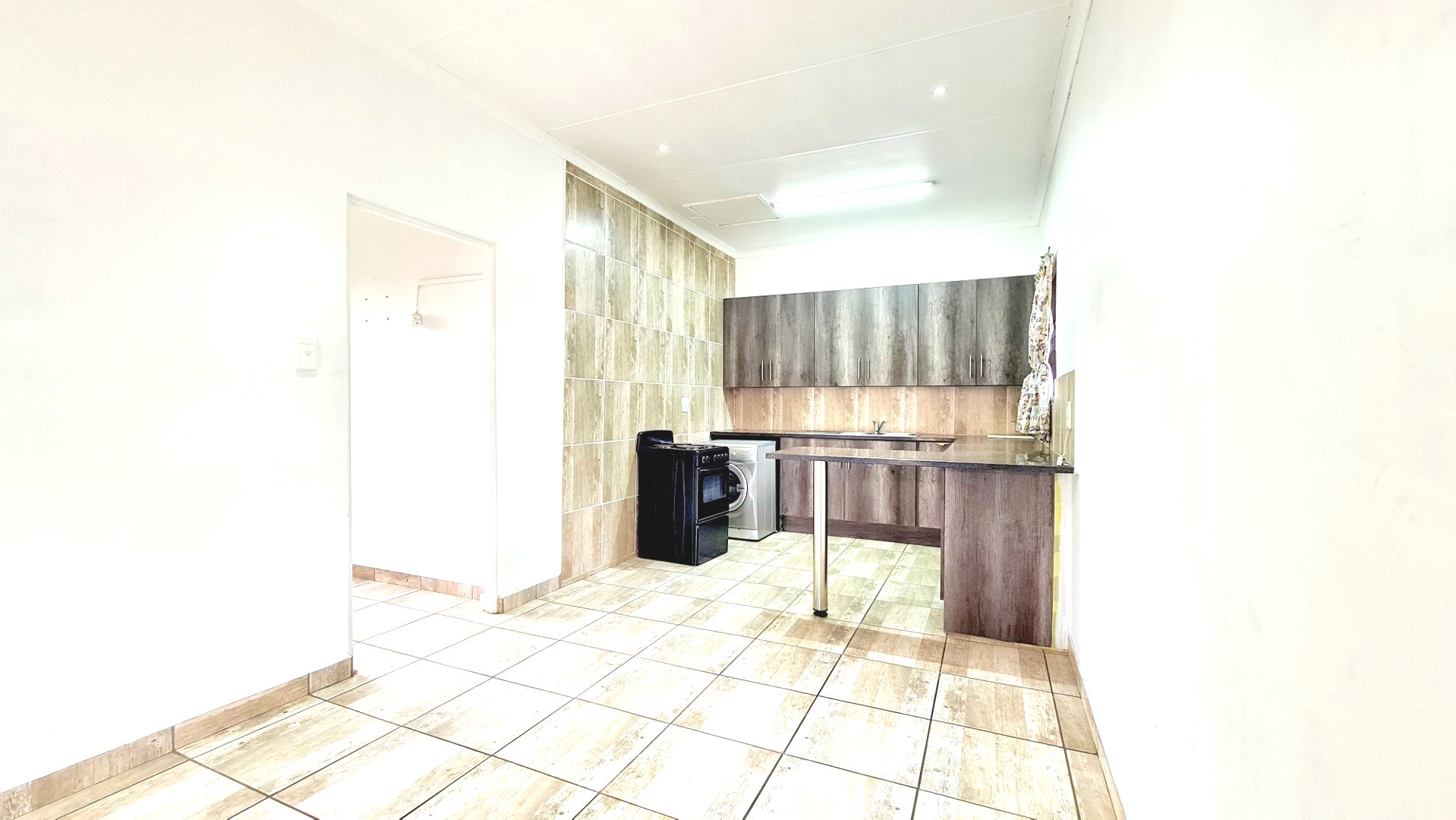 Three bedroom house with two flatlets for sale