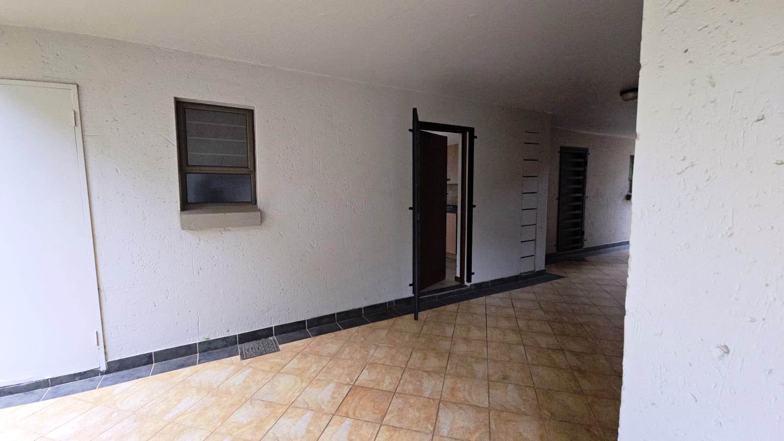 Ground bachelor apartment for sale in Hatfield