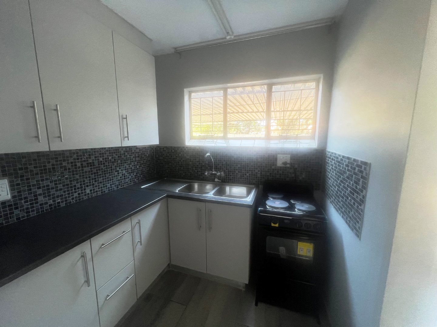 Cozy two bedroom duplex for sale in Roseville