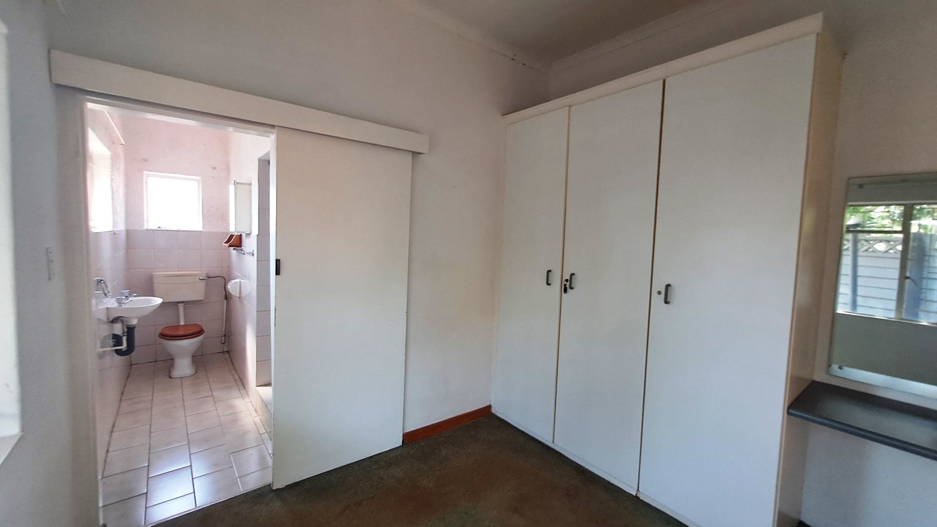 Large four bedroom for sale in Meyerspark