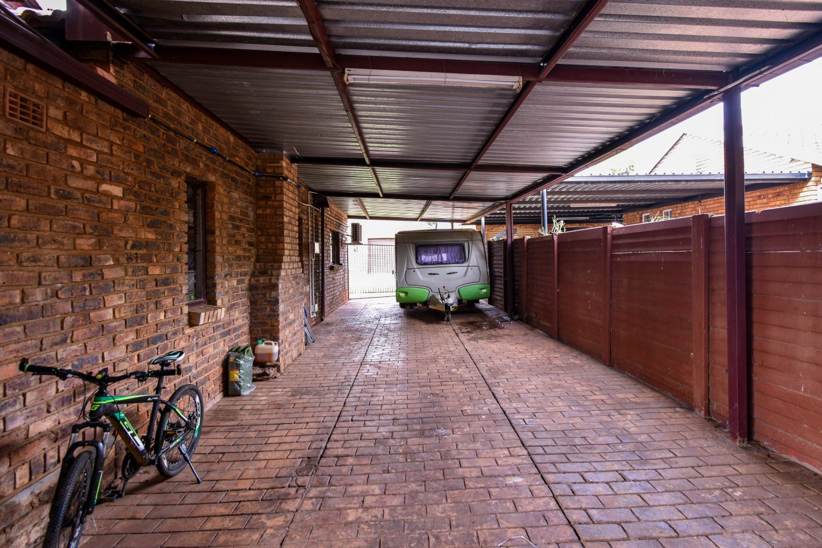 Cozy four bedroom house for sale in Doornpoort