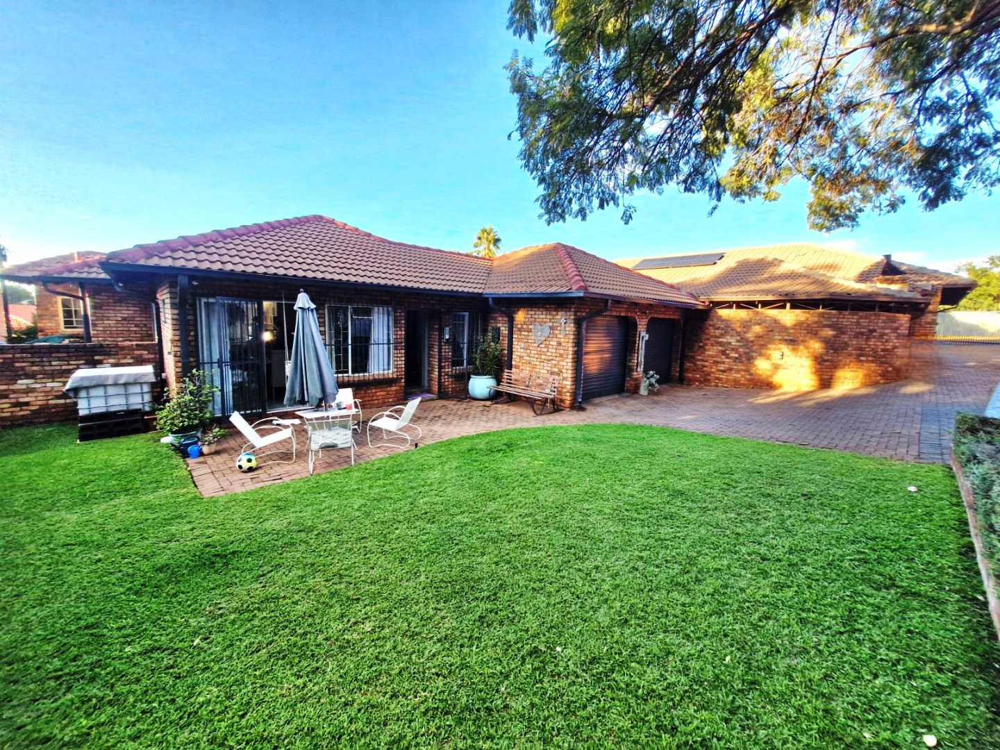 Lovely two bed duet for sale in Montana Park