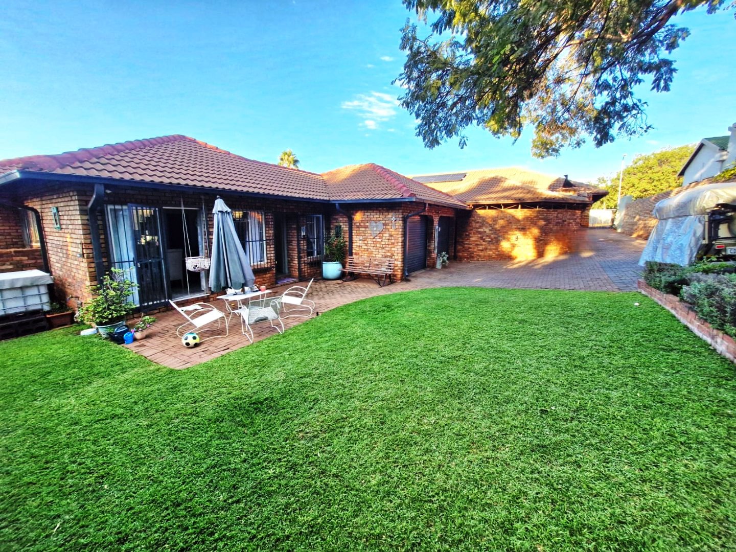 Lovely two bed duet for sale in Montana Park