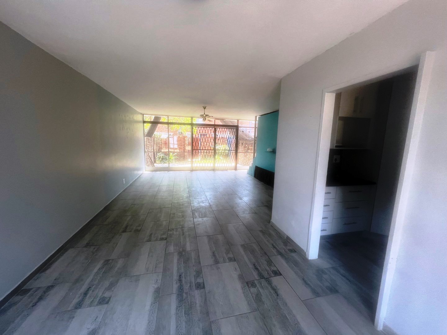 Cozy two bedroom duplex for sale in Roseville