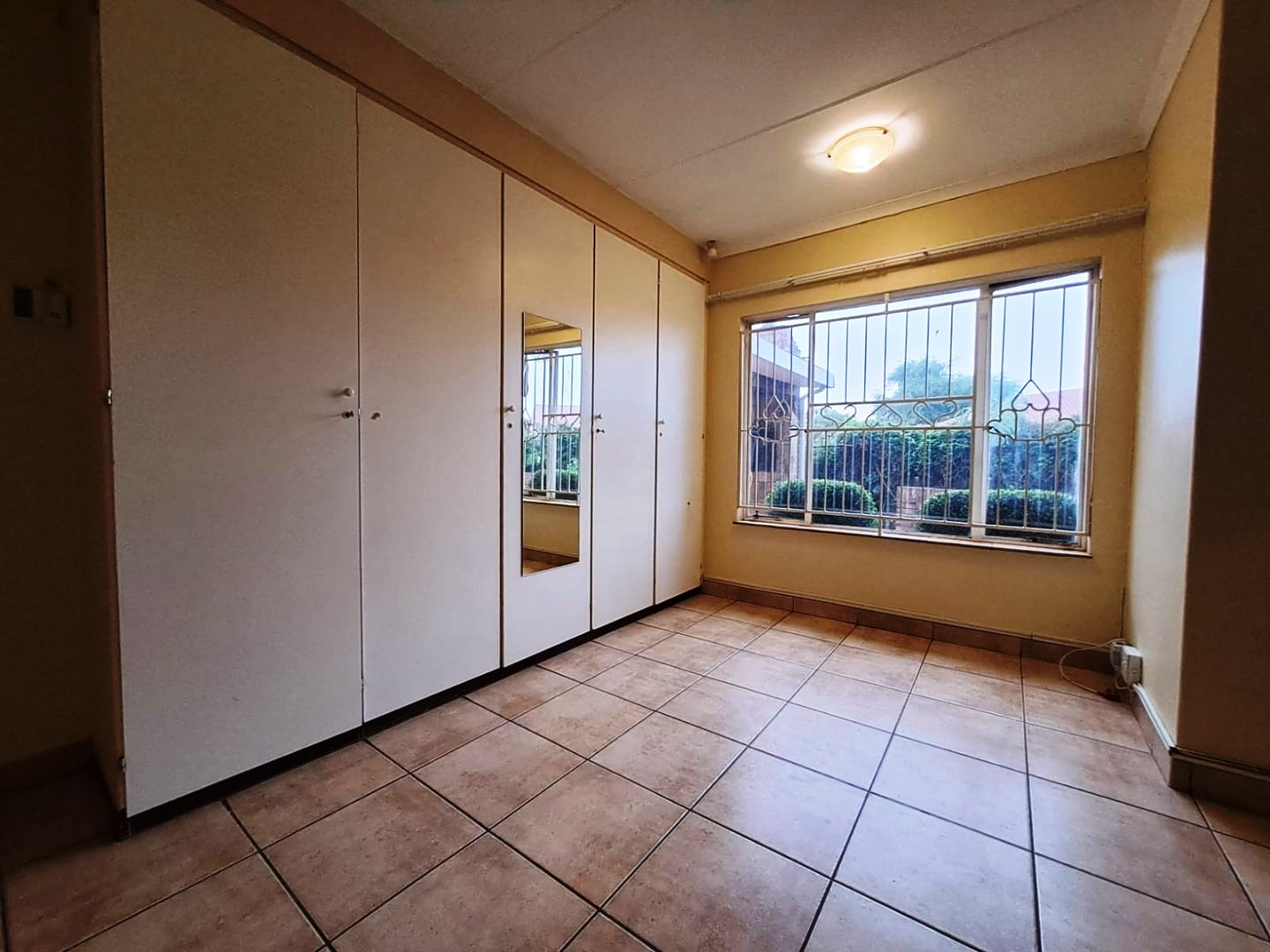 Four bedroom townhouse for sale in Wonderboom